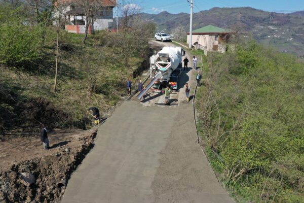Fatsa’da 25 Yıllık Yol Çilesi Tarihe Karışıyor: Büyükkoç Betonla Buluştu