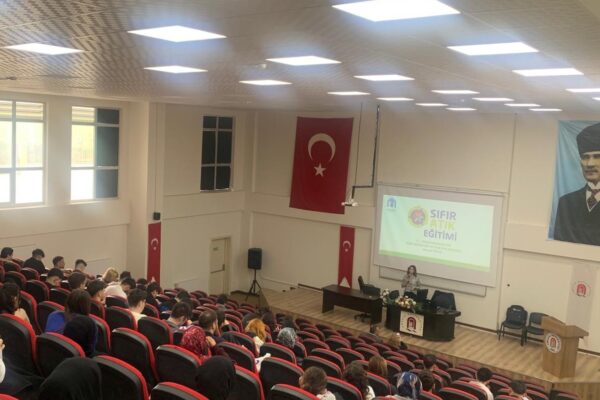 Merzifon’da Sıfır Atık Seferberliği: Gençler Bilinçleniyor